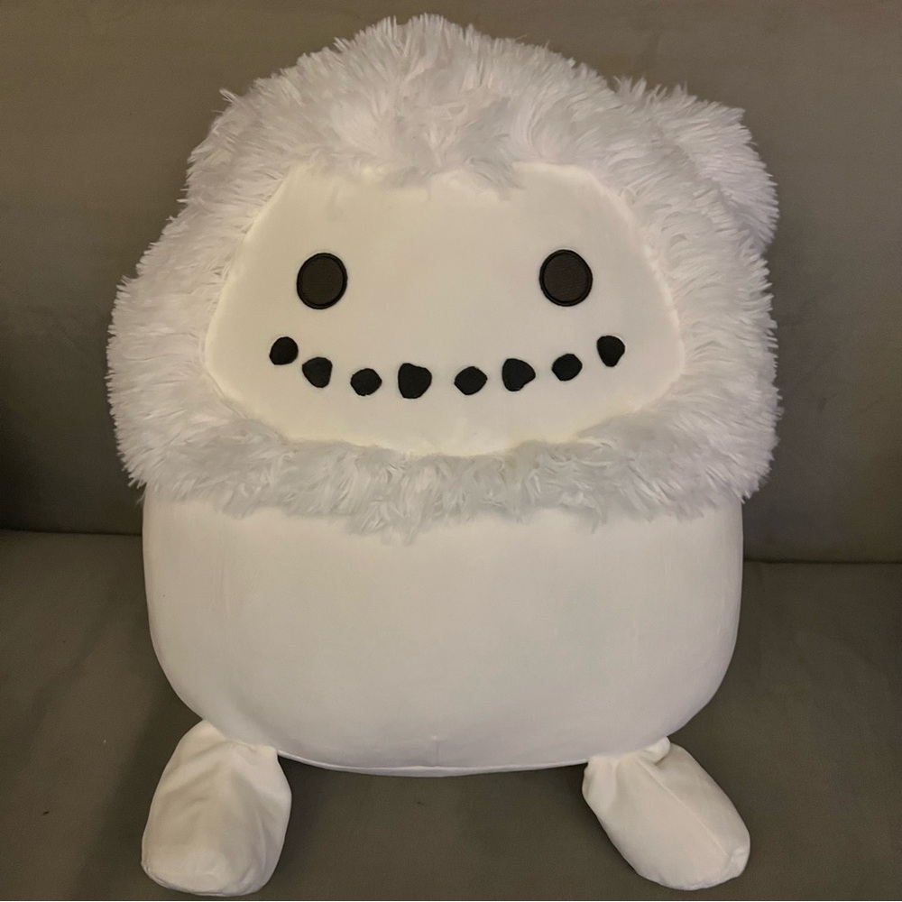NWT Squishmallows 16” Benny the Bigfoot White Snowman Select Series Rare - Picture 1 of 6